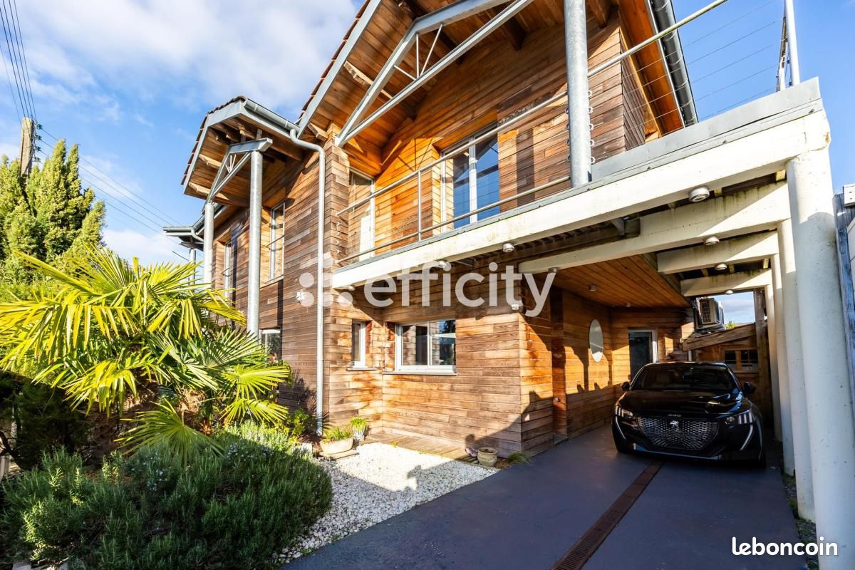 Maison 6 pièces 187 m² · à Mérignac · 187 m² · 699 000 €
