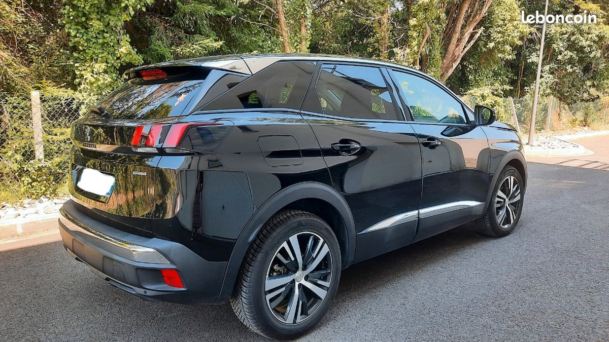 PEUGEOT 3008 1.2 PURETECH 130 ALLURE distribution faites à 49 525 - pneus changés (image 2)
