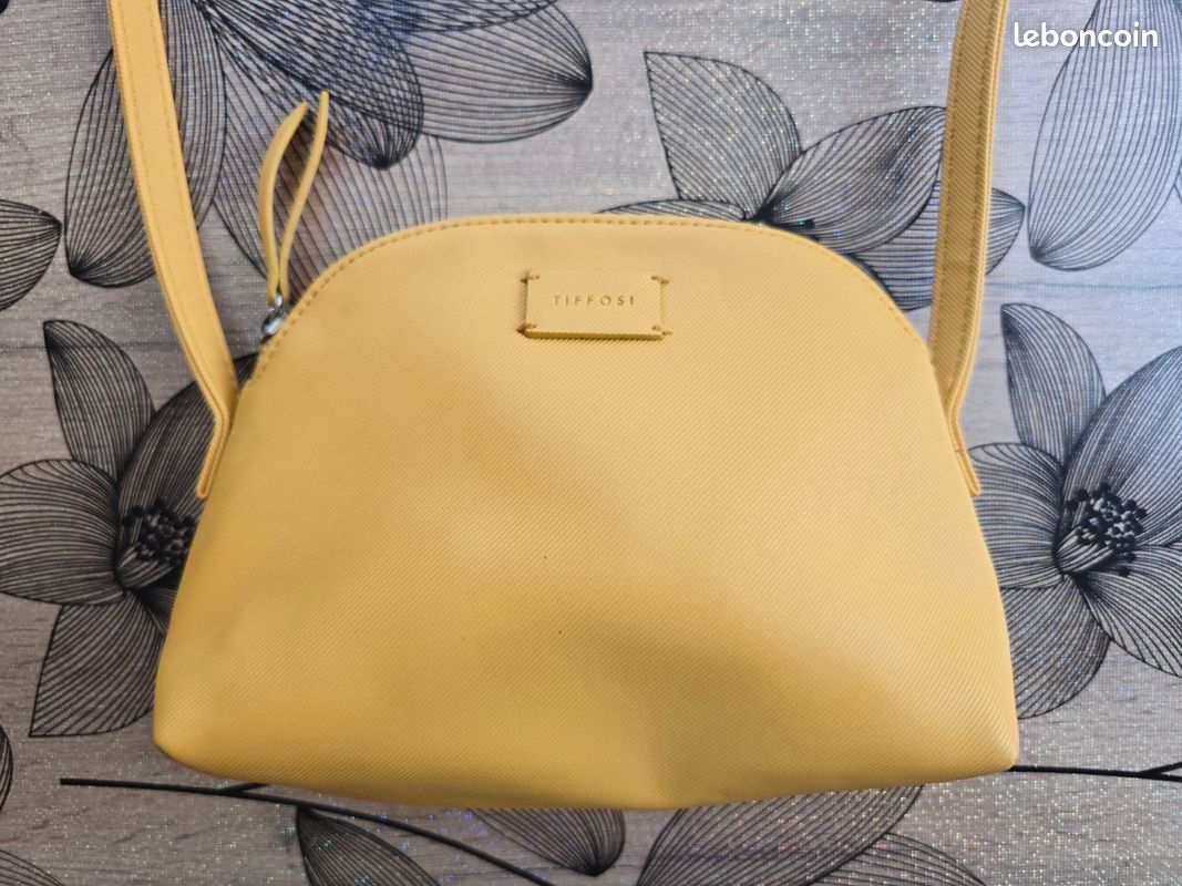 Sac a main tiffosi casi neuf jaune 10 euro (image 2)