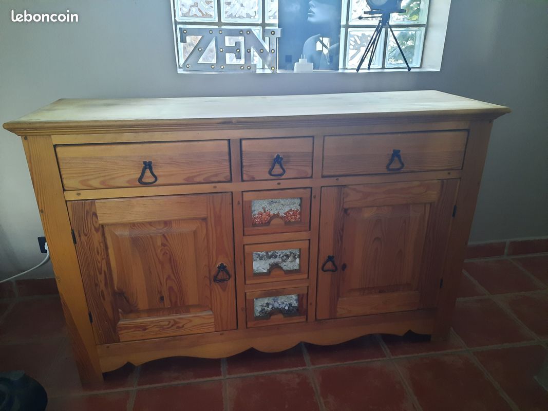 Vend buffet en pin massif (image 2)