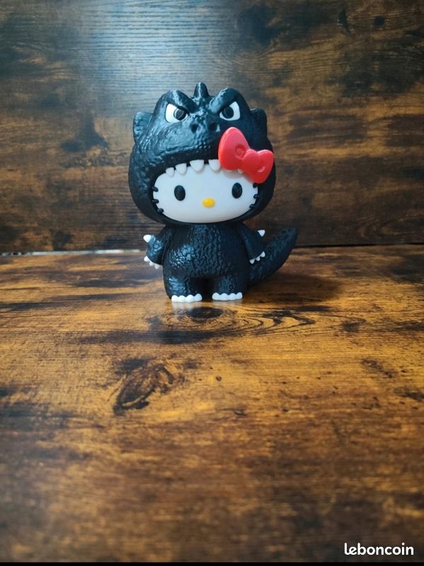 Hello kitty godzilla (image 1)