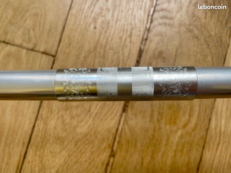 Cintre Nitto 177 (image 2)