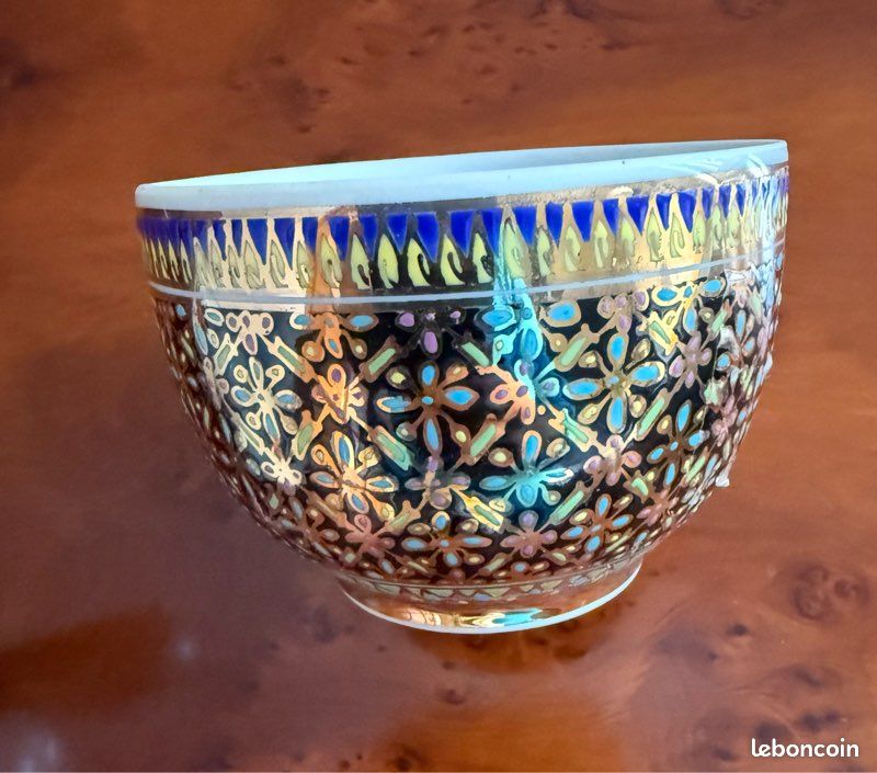 Mini bol / tasse en porcelaine blanc motif dorure (image 3)