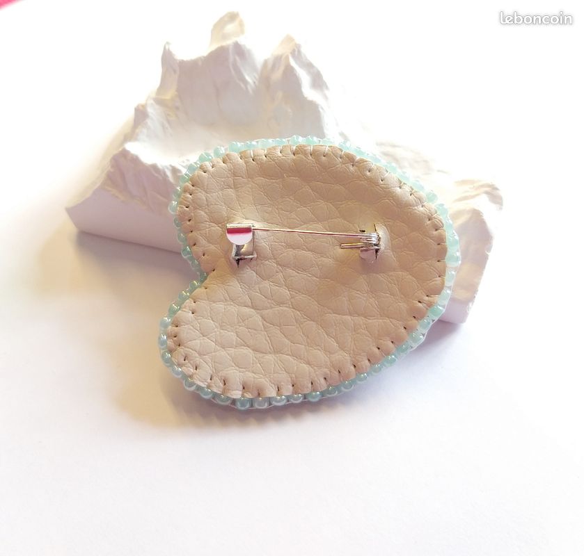 Broche. Fait main (image 3)
