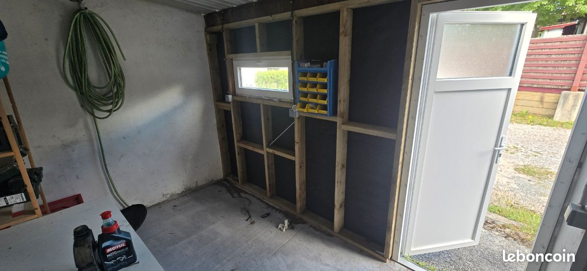 2 garage stockage et 1 box / bureau · à Ascain · 45 000 €