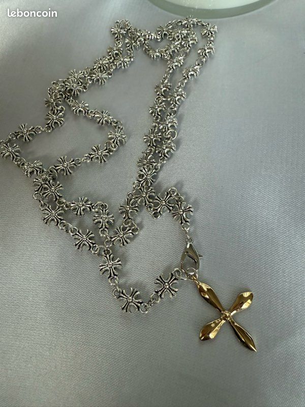 Collier chaîne longue croix doré gothique Montres Bijoux