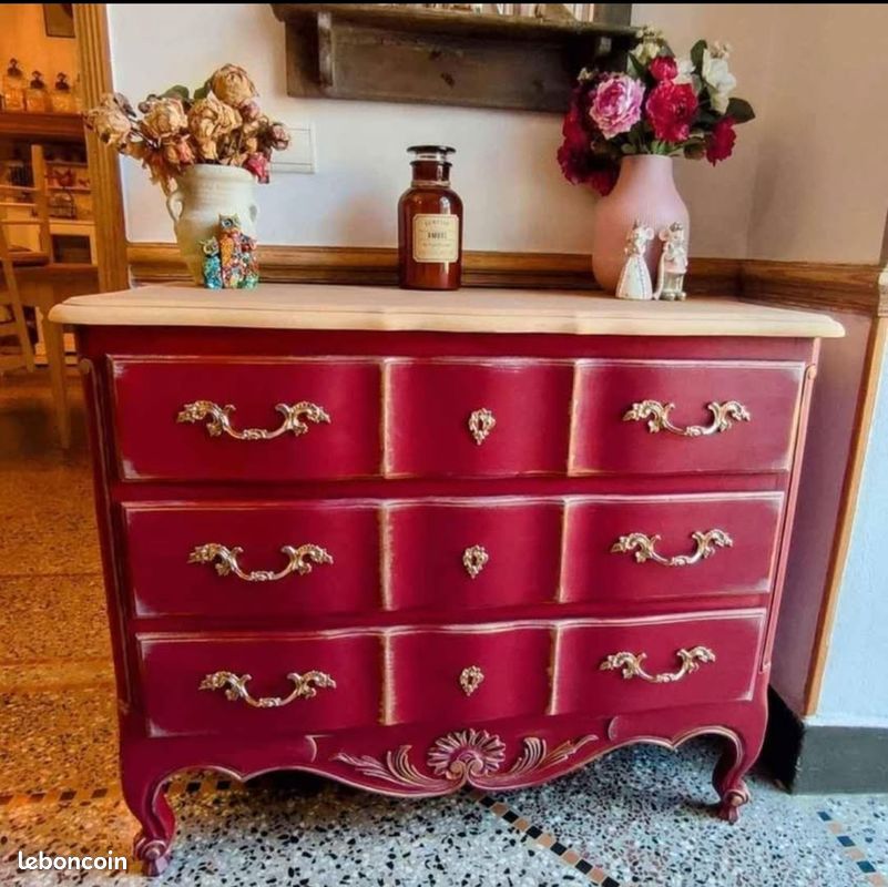 (Vendue) Commode arbalète Louis XV (image 1)