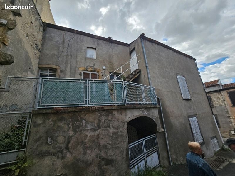 Maison 5 pièces 112 m² · à Veyre-Monton · 112 m² · 50 000 €