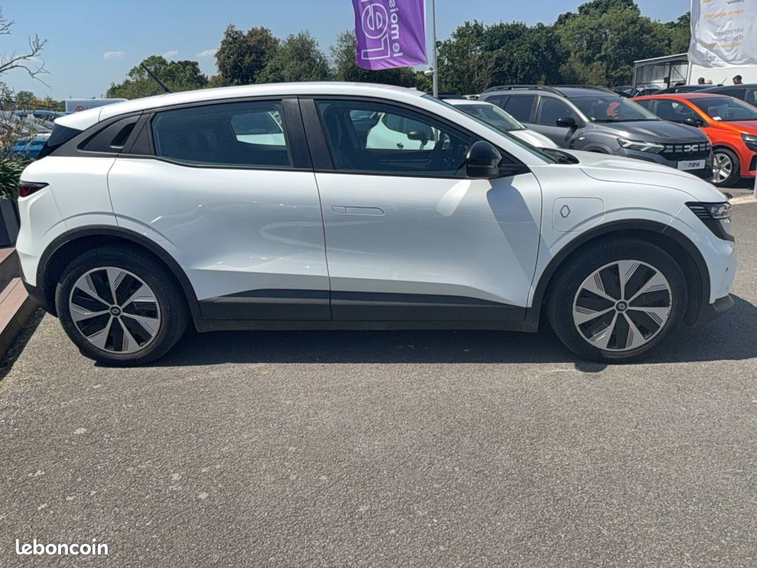 RENAULT Megane E-Tech EV60 130ch optimum charge Evolution ER (image 6)