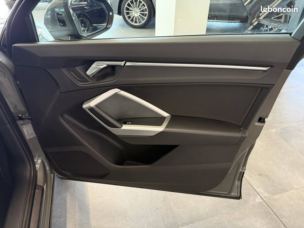 AUDI Q3 35 TDI 150 ch S tronic 7 Design (image 32)