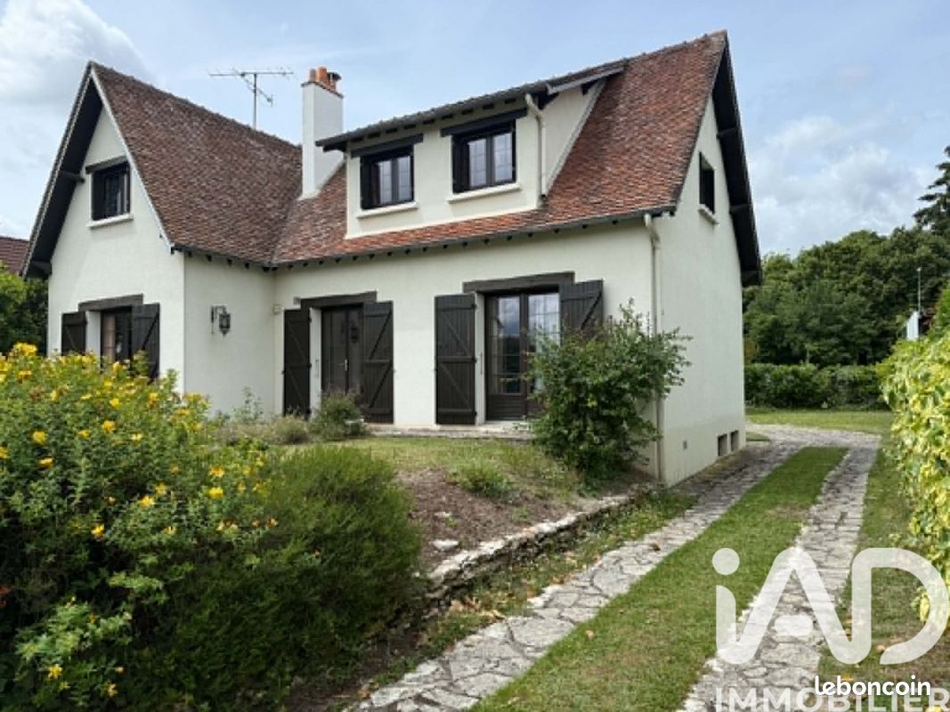 Maison 7 pièces 137 m² · à Saint-Jean-de-la-Ruelle · 137 m² · 298 000 €