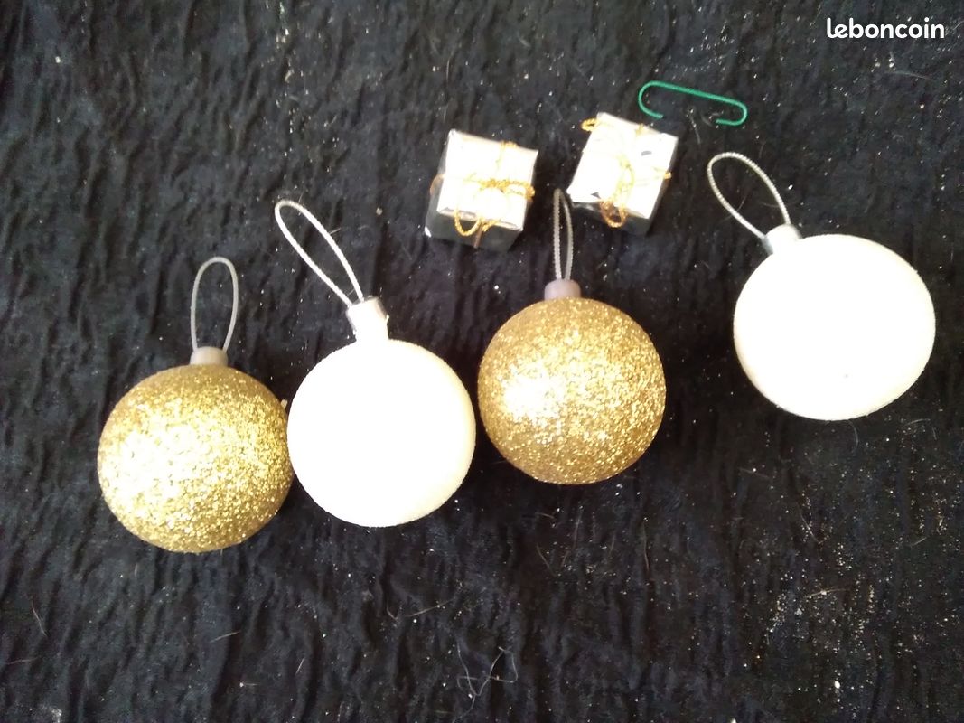 4 boules de noël blanche dorée (image 1)