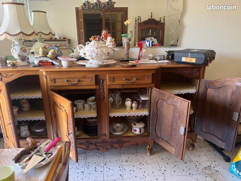 Buffet en bois, massif 20e ciecle (image 1)