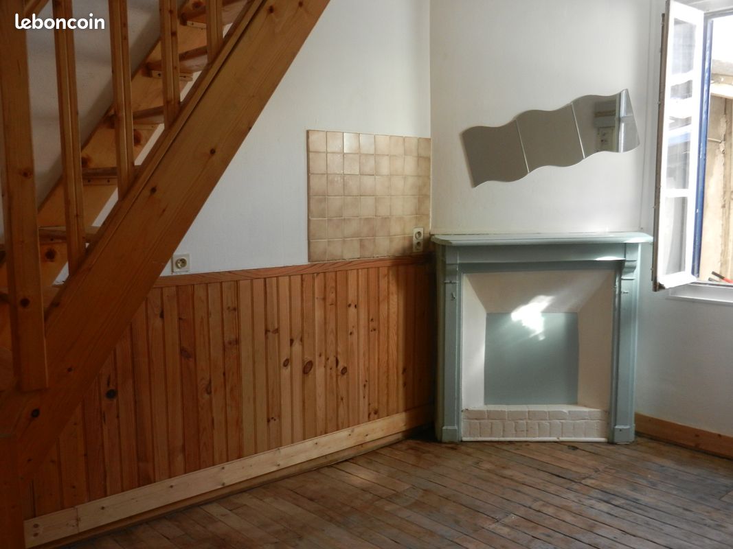 Proche centre St Martial, à louer T2 duplex avec terrasse - Limoges 87000 Centre-Hôtel de Ville Emailleurs (image principale 0)