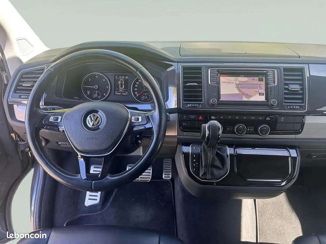VOLKWAGEN multivan T6 PanAmericana * 4Motion * DSG7 * ACC * Caméra * Attelage (image 10)