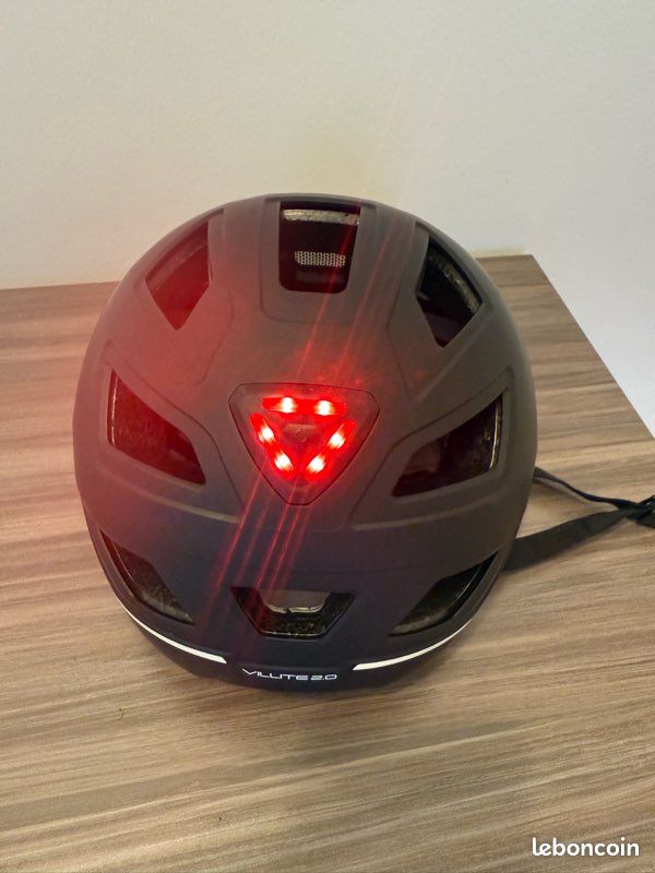 Casque ABUS avec lumière (image 1)