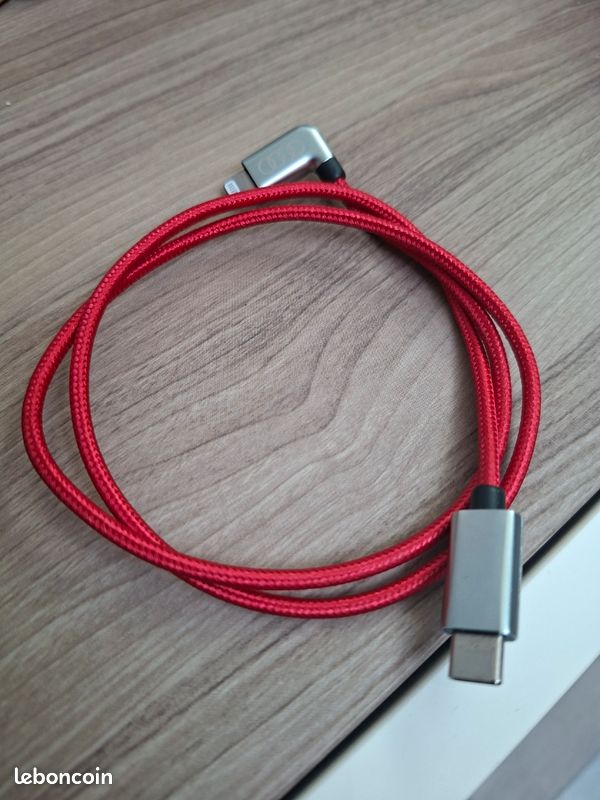 Câble USB C AUDI pour iPhone (image 2)