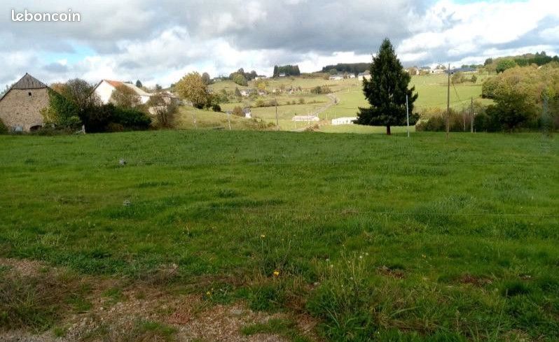 Terrain constructible 2500m² Albussac (Corrèze) · 27 500 €
