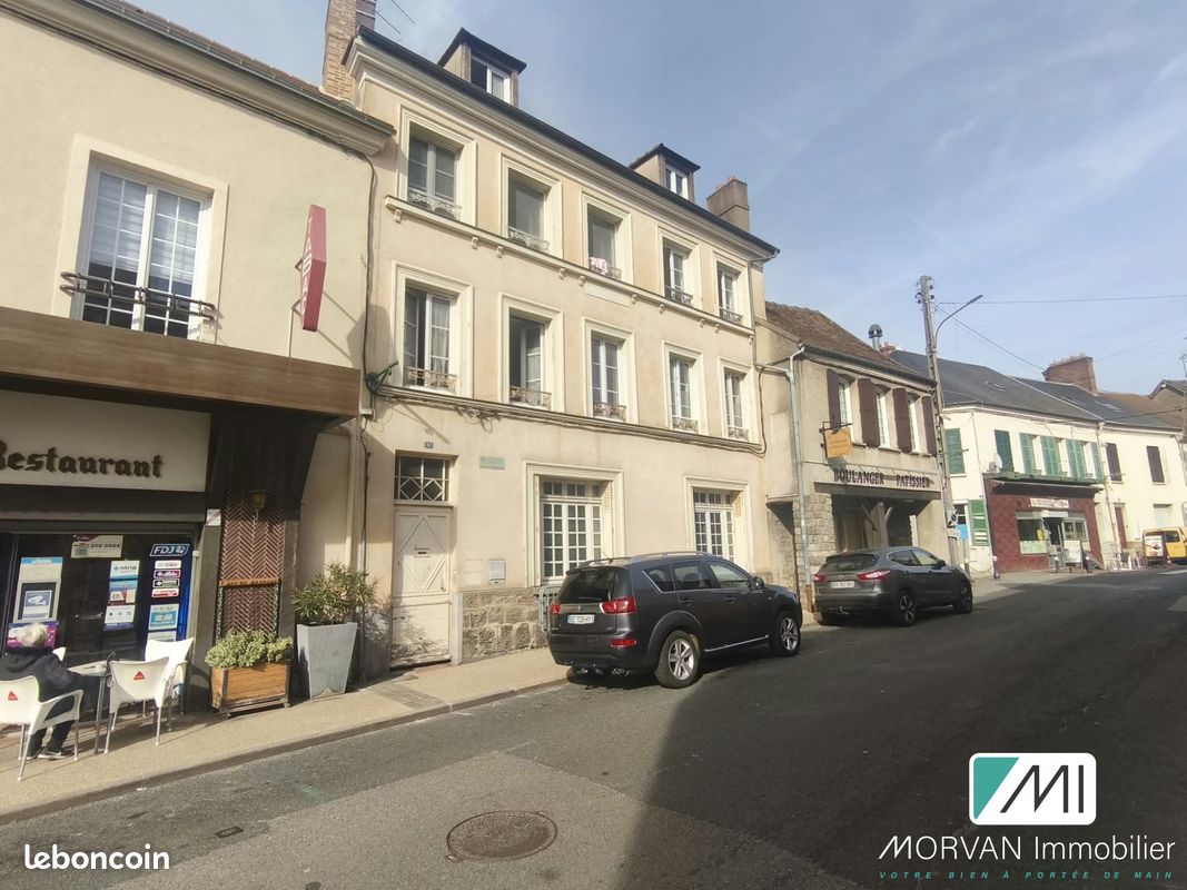 Immeuble 350 m² · à Saint-Arnoult-en-Yvelines · 350 m² · 800 000 €