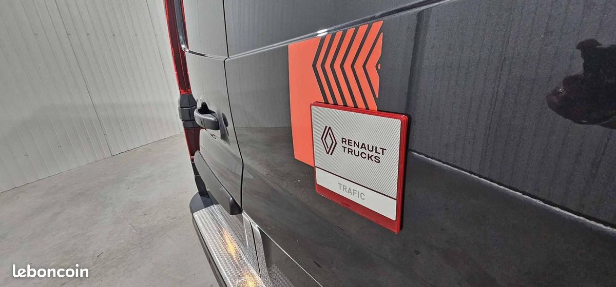Renault Trafic CABINE APPROFONDIE CA L1H1 BLUE DCI 170 BVA9 RED EDITION EXCLUSIVE (image 32)