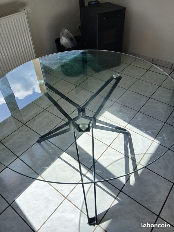 Table en verre (image 1)