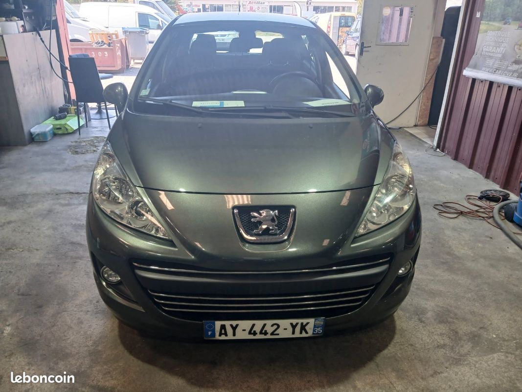 Peugeot 207 (image 1)