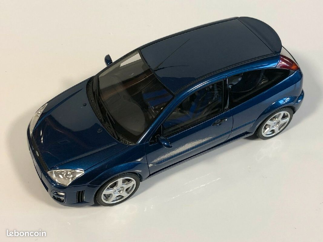 Ford Focus RS Mk1 1/18 OttOmobile OttO OT128 (image 1)