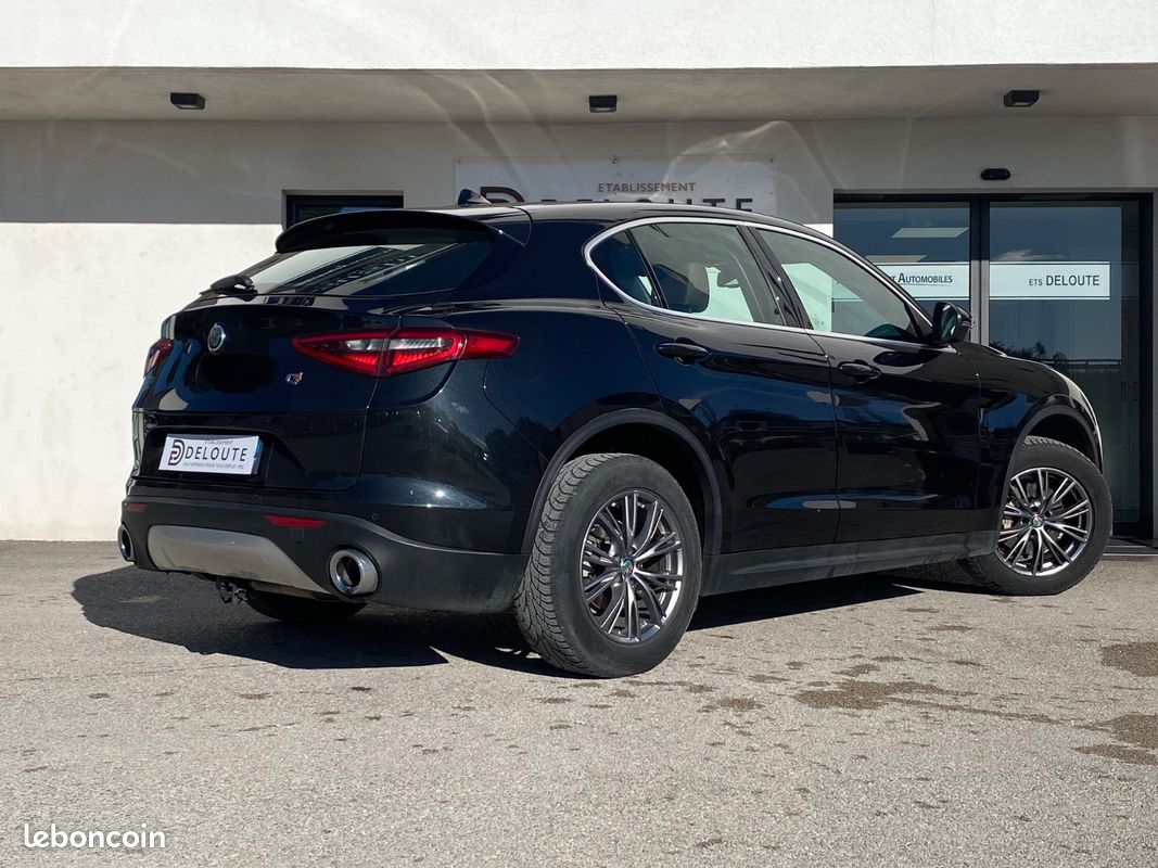 Alfa Romeo STELVIO Lusso Q4 (image 2)