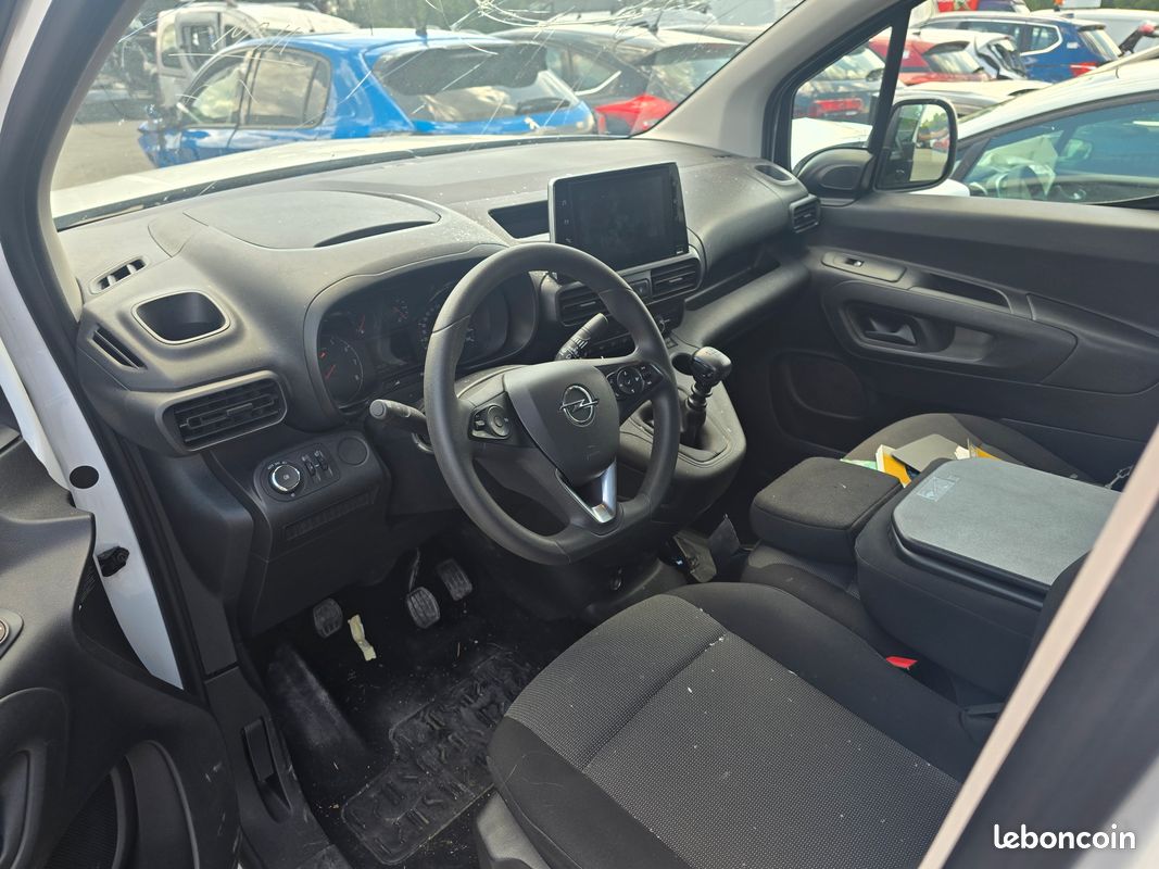 Opel combo long châssis 1,5 cdti 100cv accidentée (image 3)
