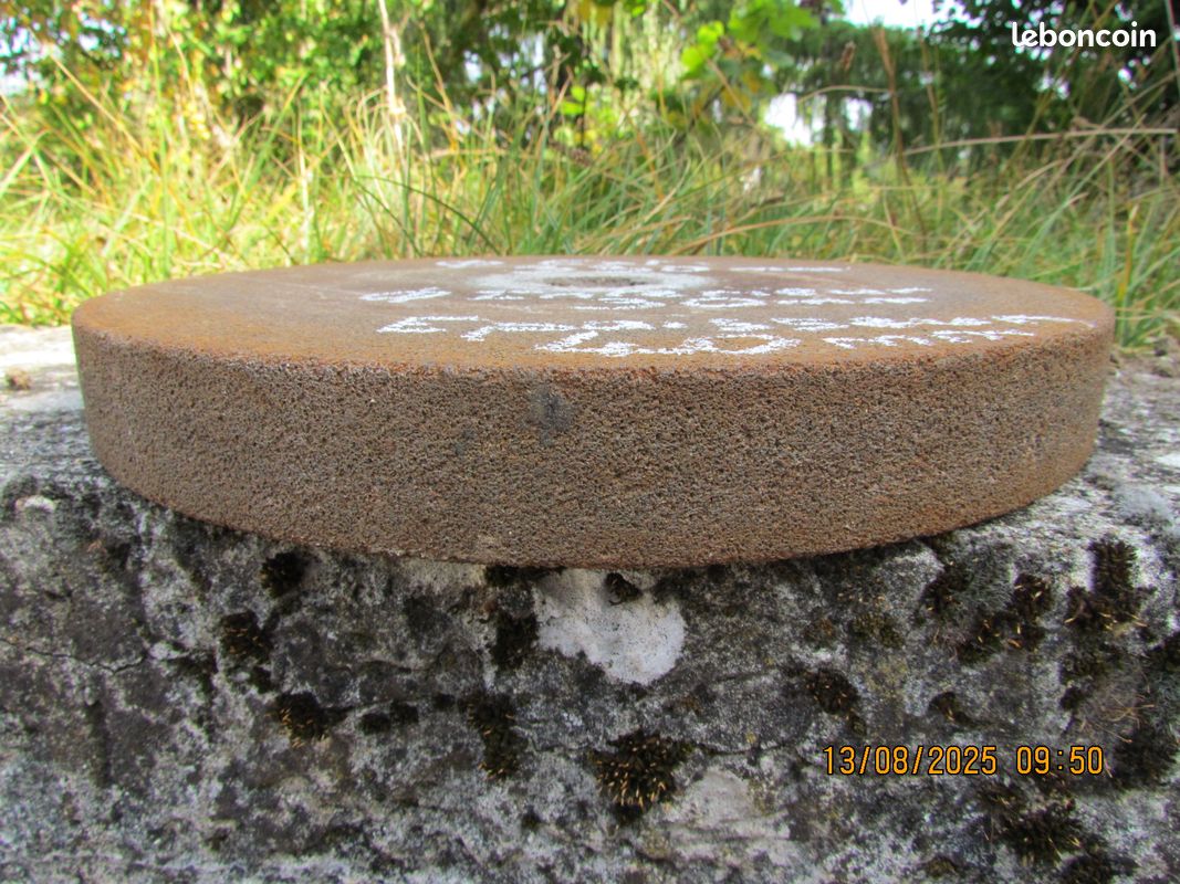 Meule à eau (image 2)