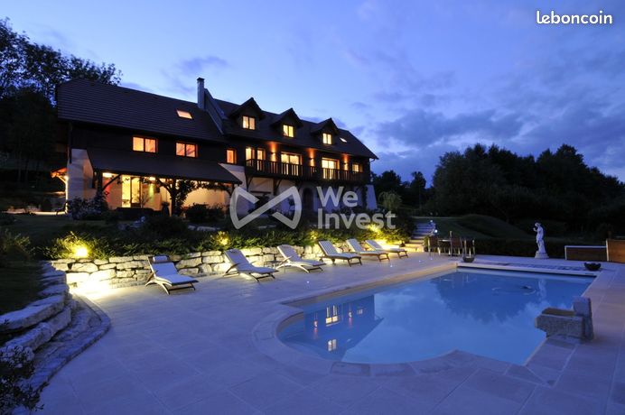 Villa 8 pièces 344 m²
