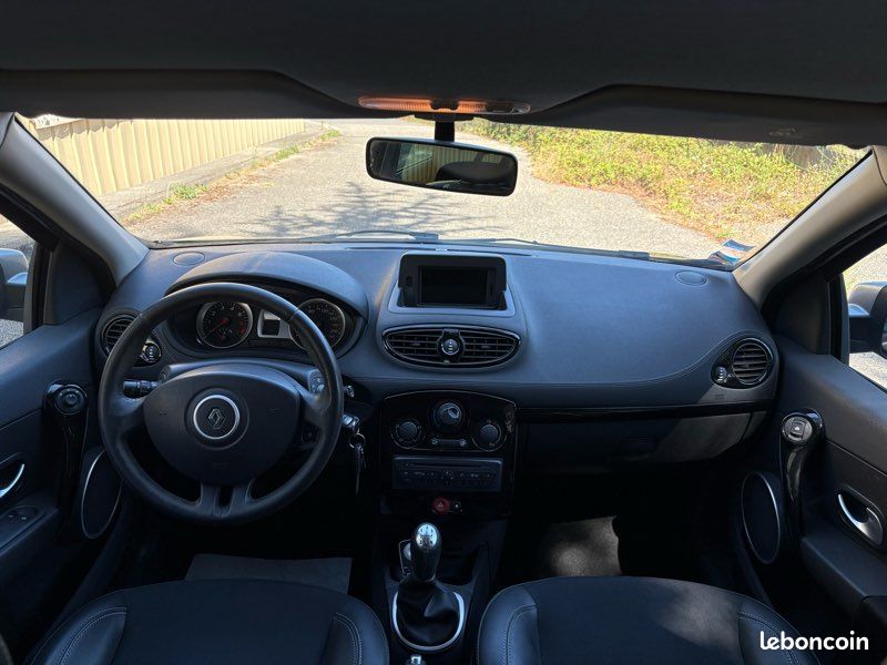RENAULT Clio III Tomtom 5 Portes Phase 2 1.2 TCe 16V eco2 100cv (image 2)