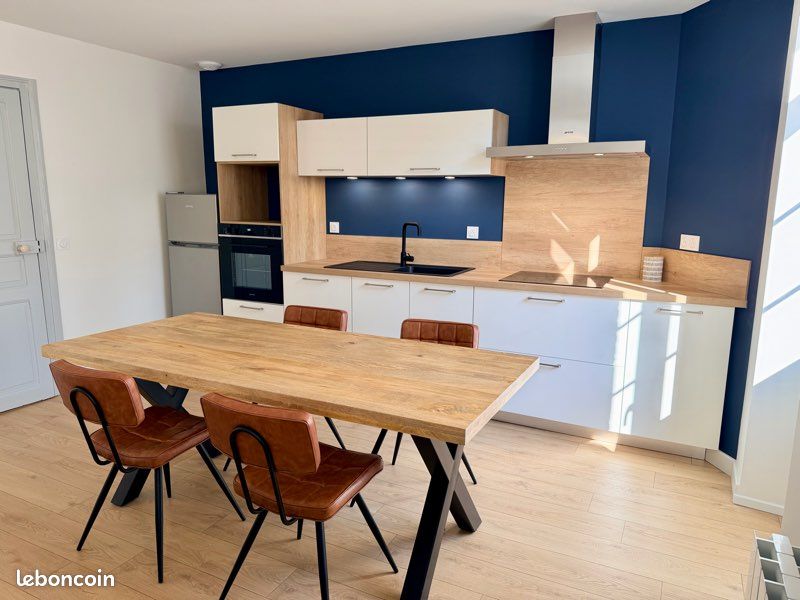 Appartement 3 pièces 85 m² · à Aurillac · 85 m² · 890 €
