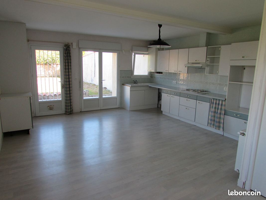 Maison 4 pièces 94 m² - Saint-Jean-d'Angély 17400 (image principale 2)