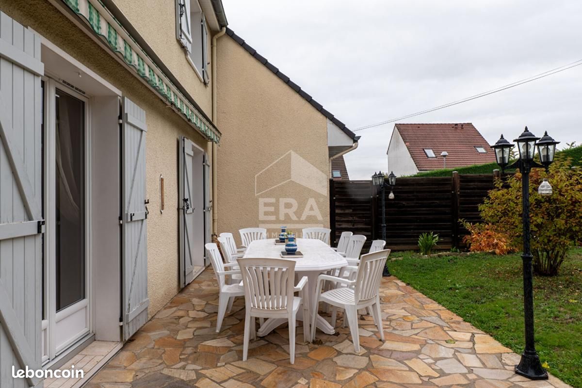 Maison 5 pièces 98 m² · à Saint-Jean-Bonnefonds · 98 m² · 275 200 €