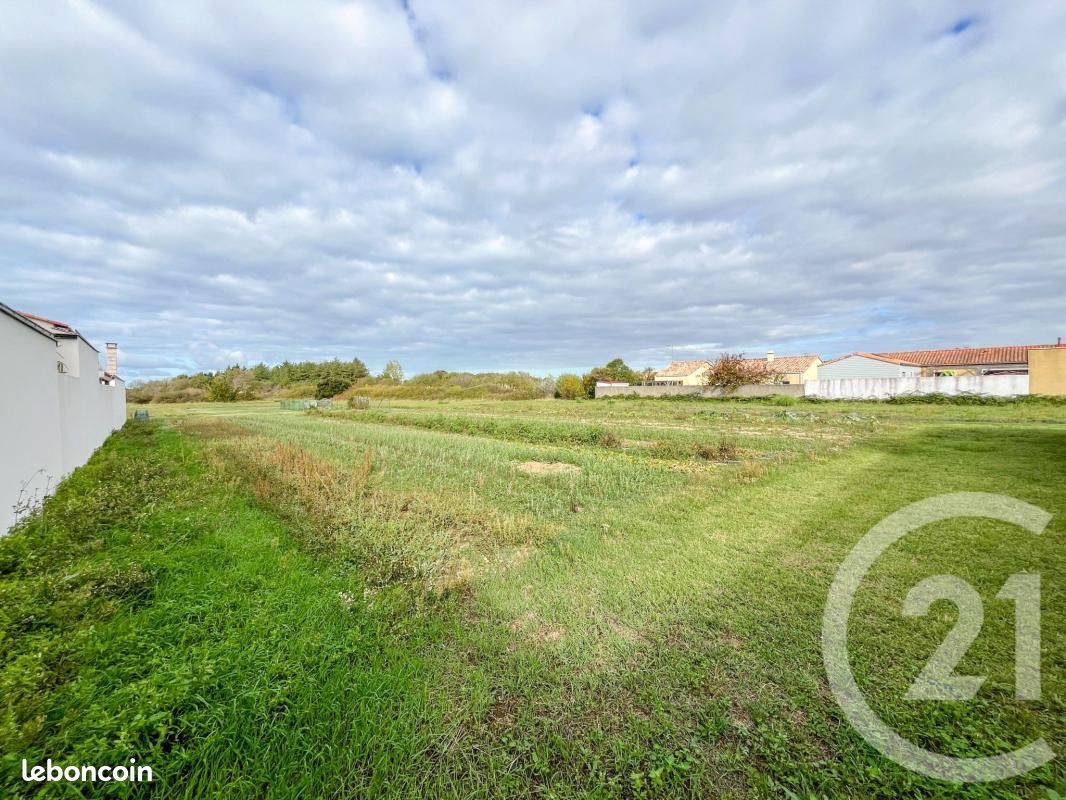 Terrain 814 m² · aux Sables-d'Olonne · 305 400 €