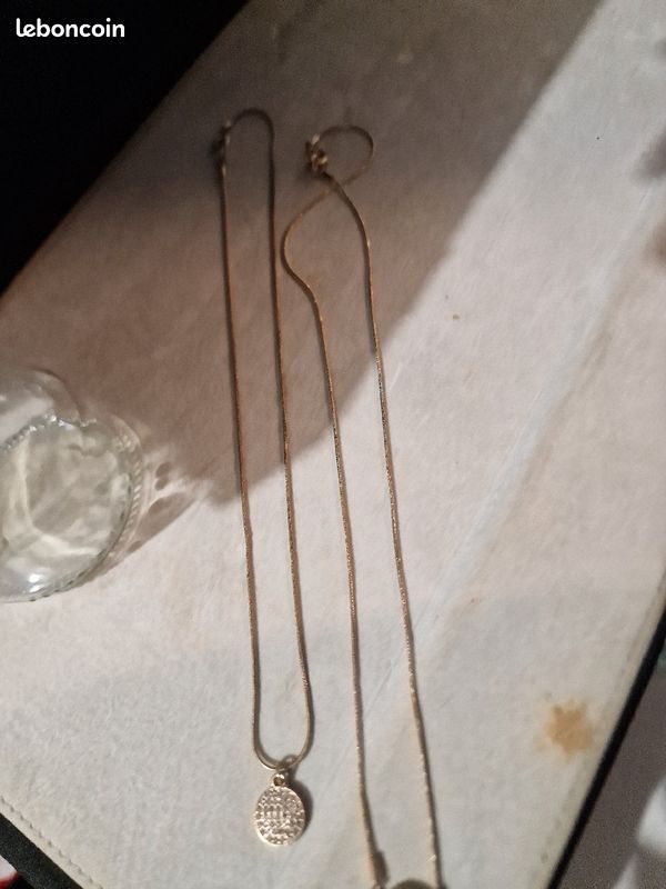 2 colliers forme différentes (image 1)