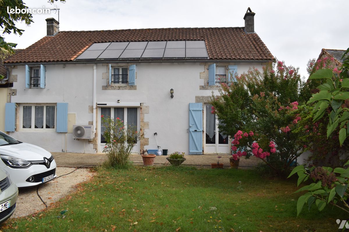 Maison 8 pièces 176 m² · à Ruffec · 176 m² · 157 200 €
