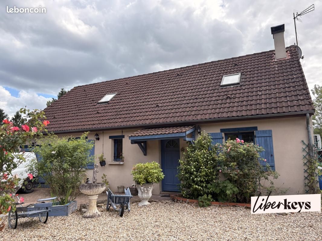 Maison 8 pièces 120 m² · à Les Bordes · 120 m² · 218 000 €