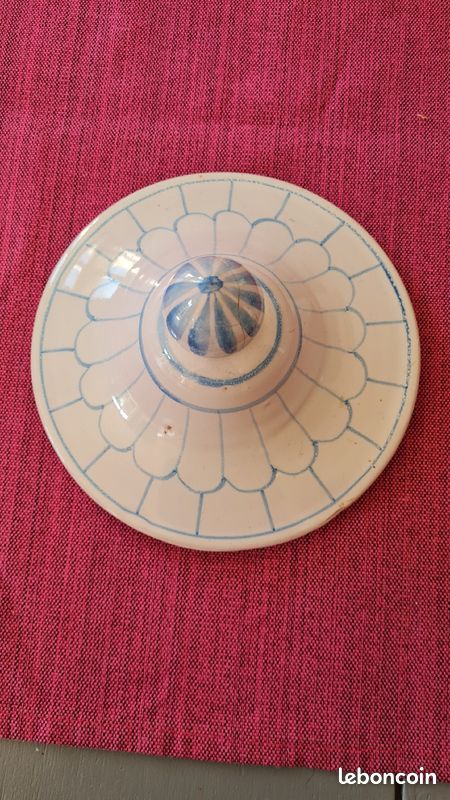 Couvercle ancien de soupière en céramique (image 1)