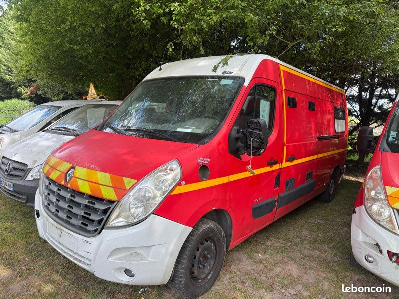 Renault master 150 dci ambulance (image 3)