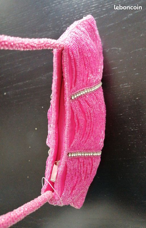 Pochette de soirée perlée neuve rose fushia et strass fermeture zip (image 3)
