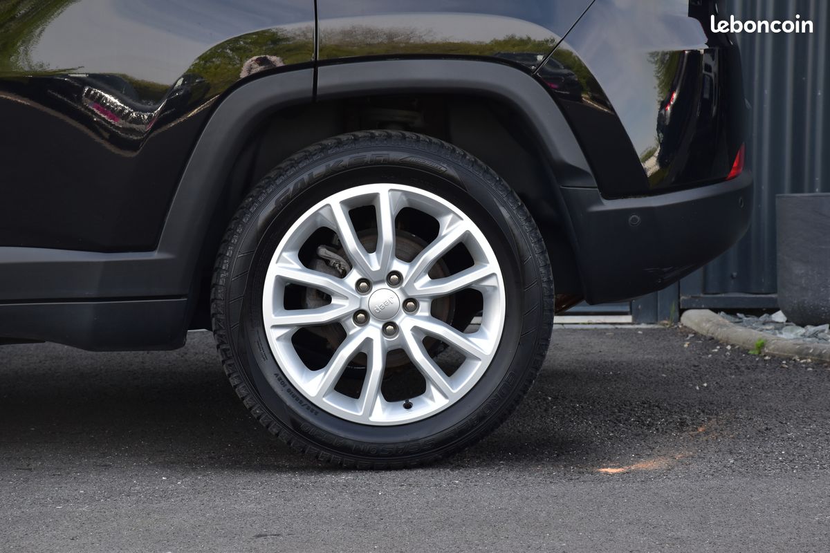 Jeep Compass Limited BVA • 22 000 km • 1ère Main • Pack Hiver (image 4)
