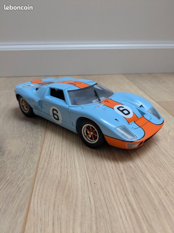 Miniature Ford GT40 1/43 Spark RHD No.6 Gulf 24h Le Mans 1969 J.Oliver