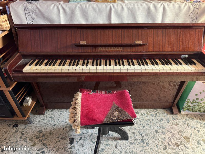 Piano (image 3)