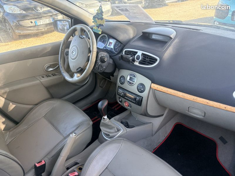 Renault CLIO III 1.2 TCE 100CH INITIALE 5P (image 16)