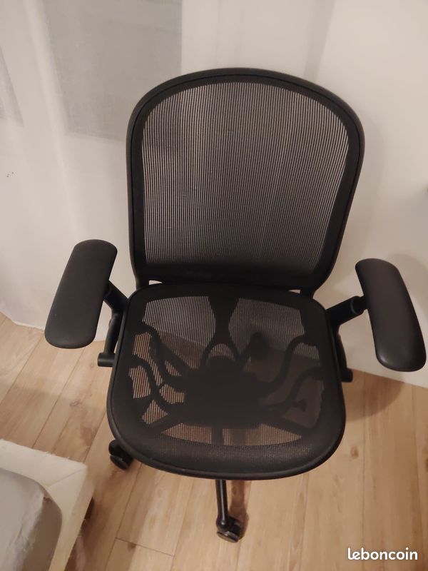 Chaise ergonomique Accoudoirs pivotante (image 1)