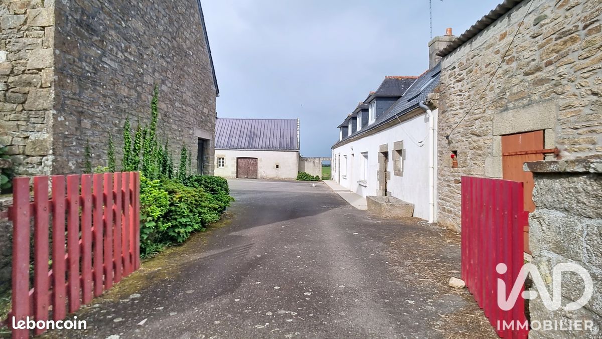 Maison 6 pièces 105 m² · à Peumerit · 105 m² · 345 000 €