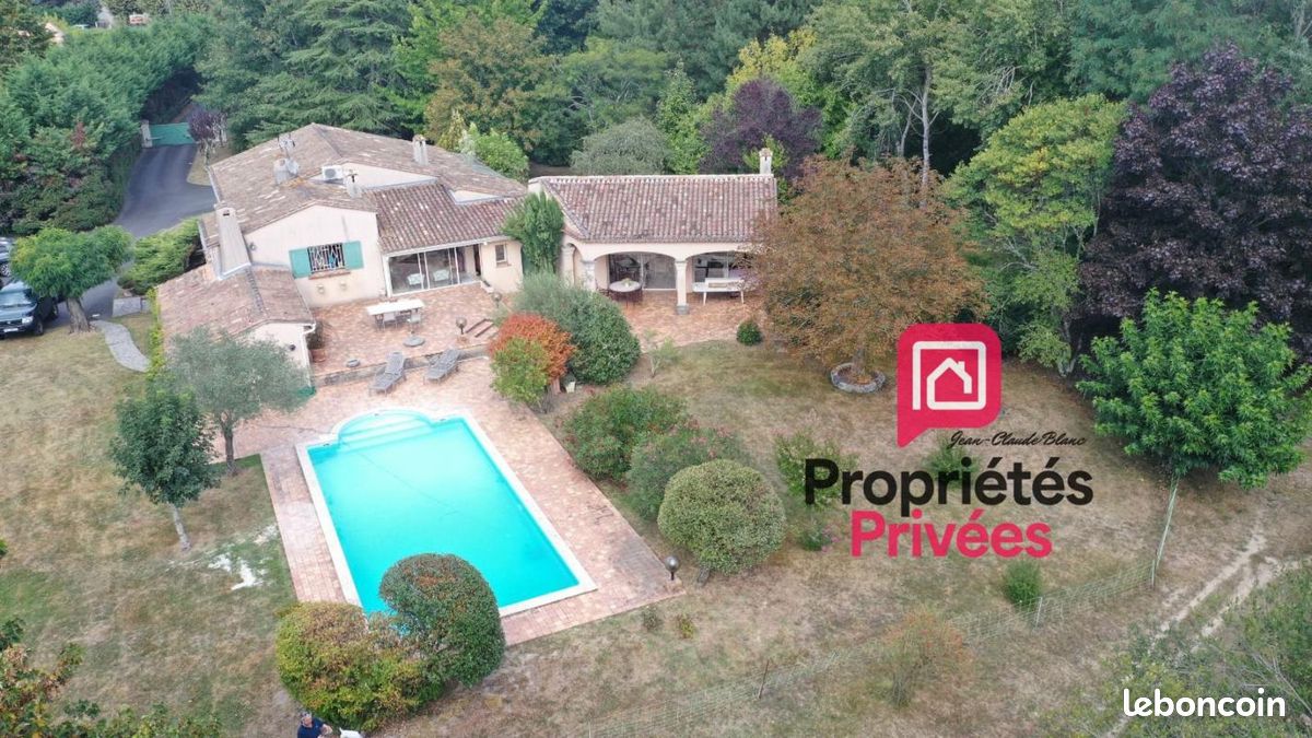 Maison 6 pièces 300 m² · à Pugnac · 300 m² · 440 000 €