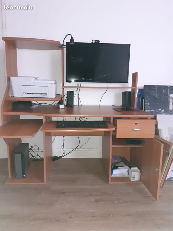 Bureau (image 1)